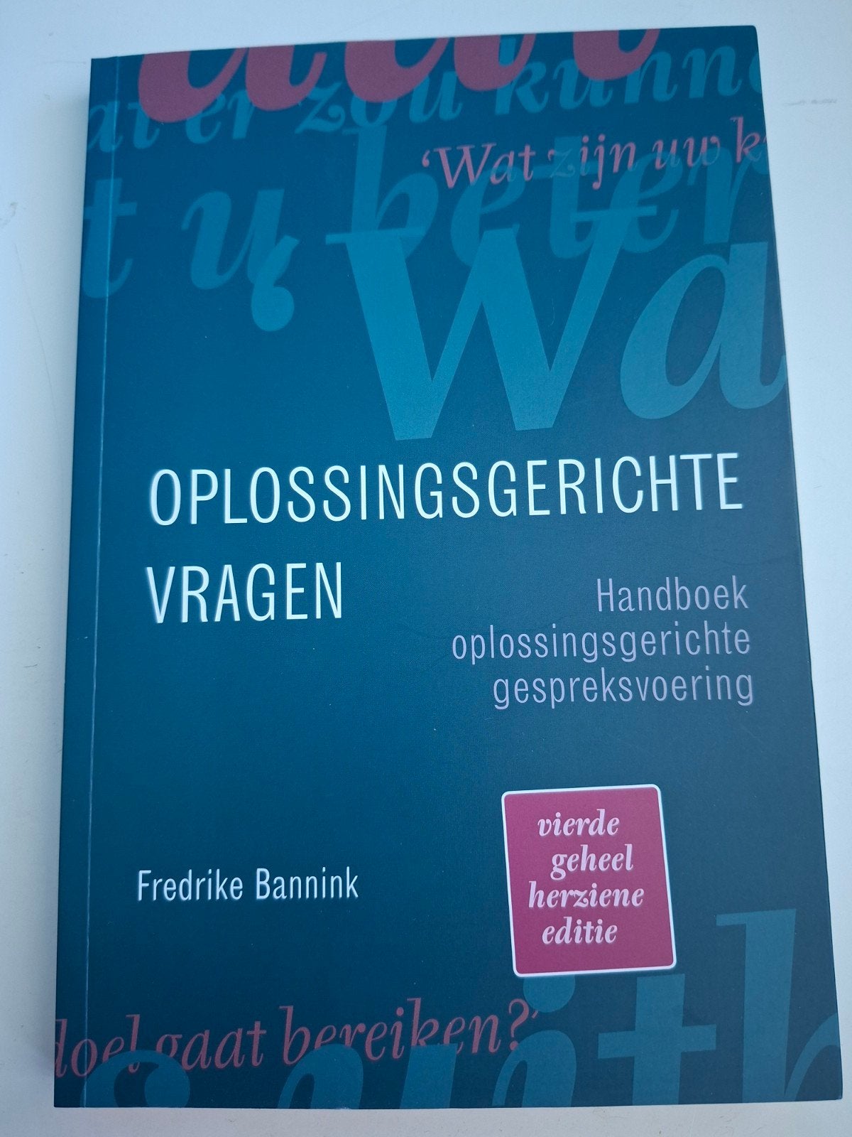 Fredrike Bannink - Oplossingsgerichte vragen, Ophalen of Verzenden, Zo goed als nieuw, Fredrike Bannink