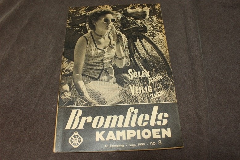 blad Bromfiets Kampioen augustus 1953, Ophalen of Verzenden, Gebruikt