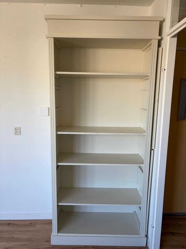 Mooie witte boekenkast gratis op te halen, Ophalen, 200 cm of meer, 50 tot 100 cm, Zo goed als nieuw