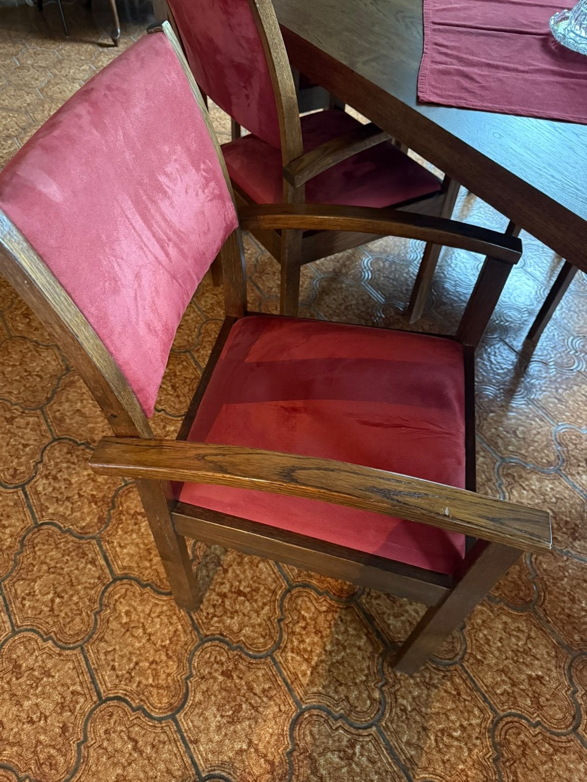 Elegante stoelen 6  - Hout en rode stof, Huis en Inrichting, Ophalen, Zo goed als nieuw, Vijf, Zes of meer stoelen, Rood