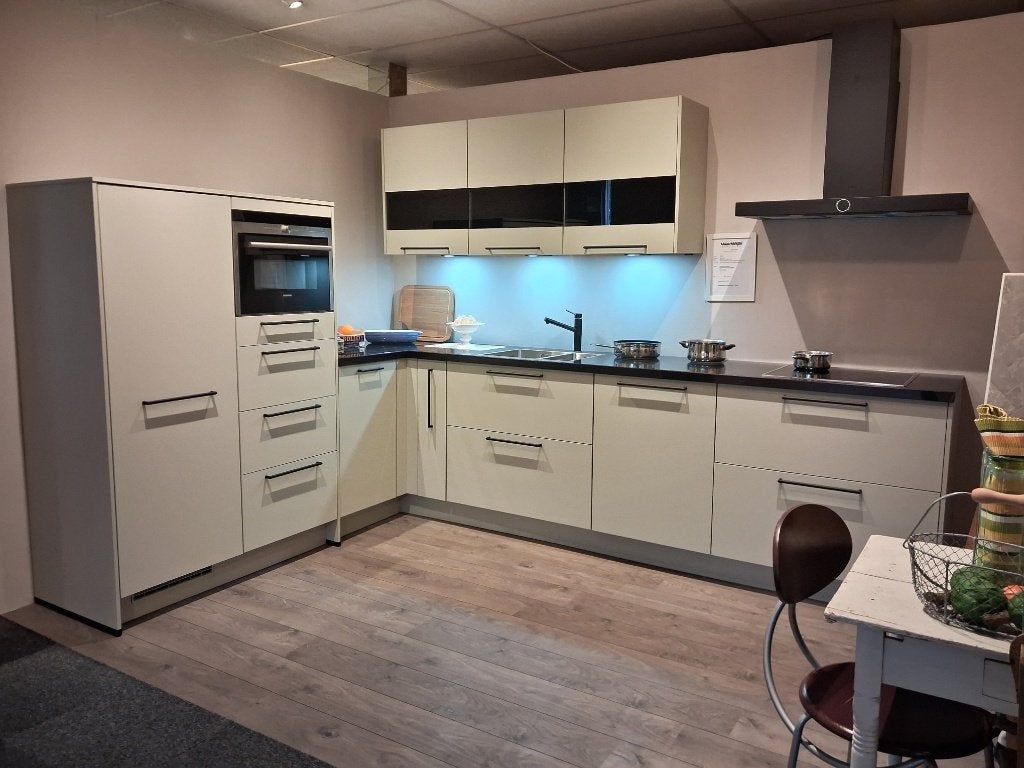 Showroomkeuken Jade Groen met graniet werkblad, Huis en Inrichting, Keuken | Complete keukens, Hoekkeuken, Ophalen of Verzenden