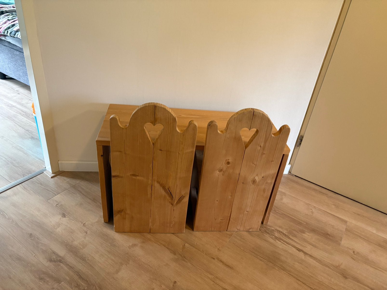 Steigerhouten tafeltje met 2 stoelen, Ophalen, Zo goed als nieuw