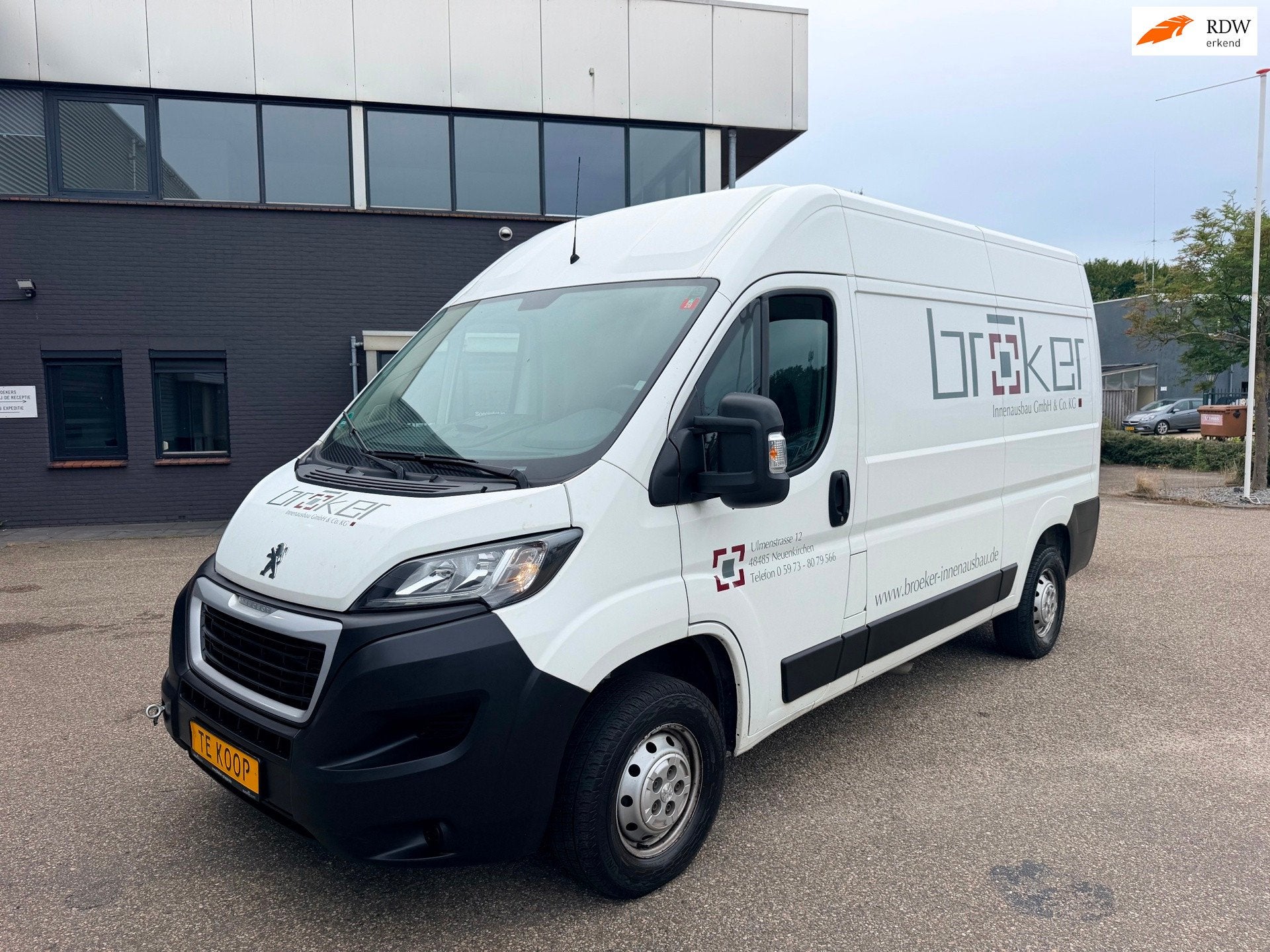 Peugeot Boxer 330 2.2 BlueHDi MOTOR SCHADE, Auto's, Voorwielaandrijving, Stof, Gebruikt, Zwart