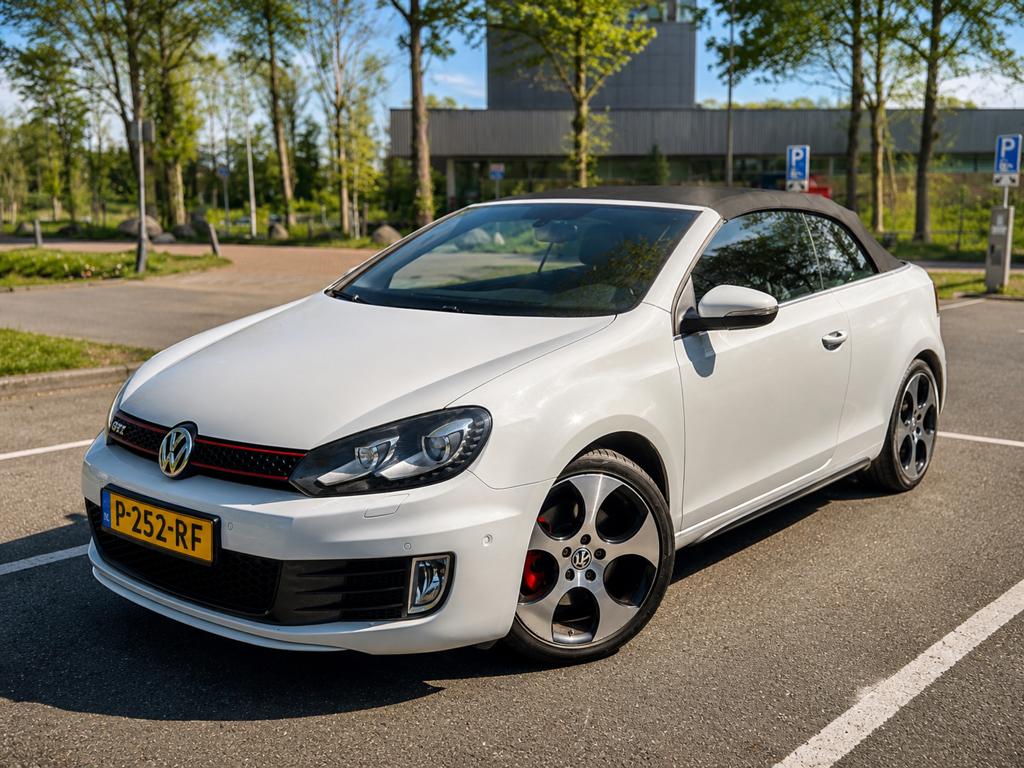 Volkswagen Golf 2.0 GTI 260pk  DSG 2012 Wit, 4 cilinders, 4 stoelen, Wit, Leder