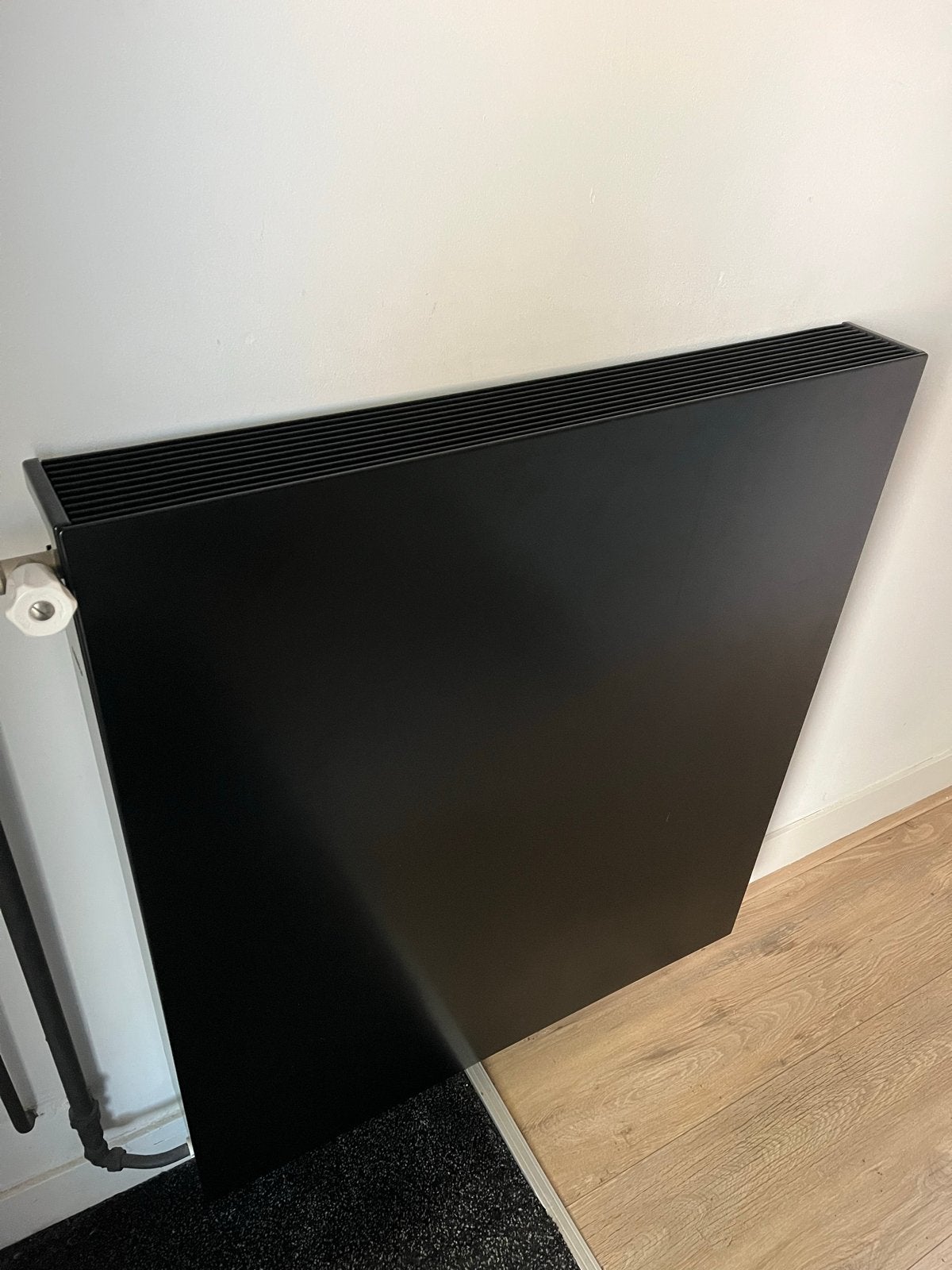 Sentimo Radiatorombouw Zwart Staal - Links Knop, Ophalen, Gebruikt, Radiator, 60 tot 150 cm