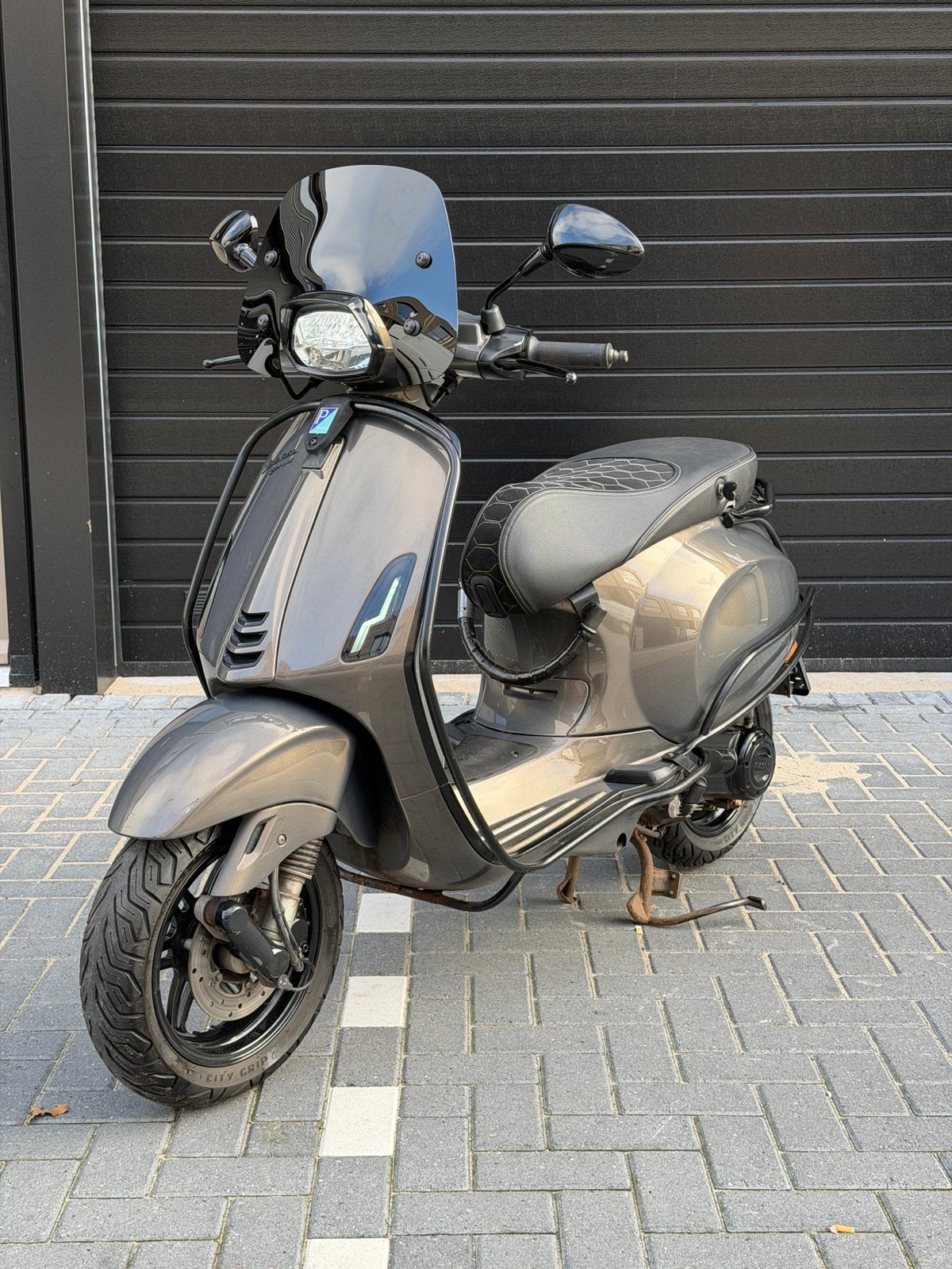 Vespa sprint 2021 e5 champagne quartz bmw Brom, Fietsen en Brommers, Vespa sprint 50cc, Ophalen of Verzenden, Zo goed als nieuw