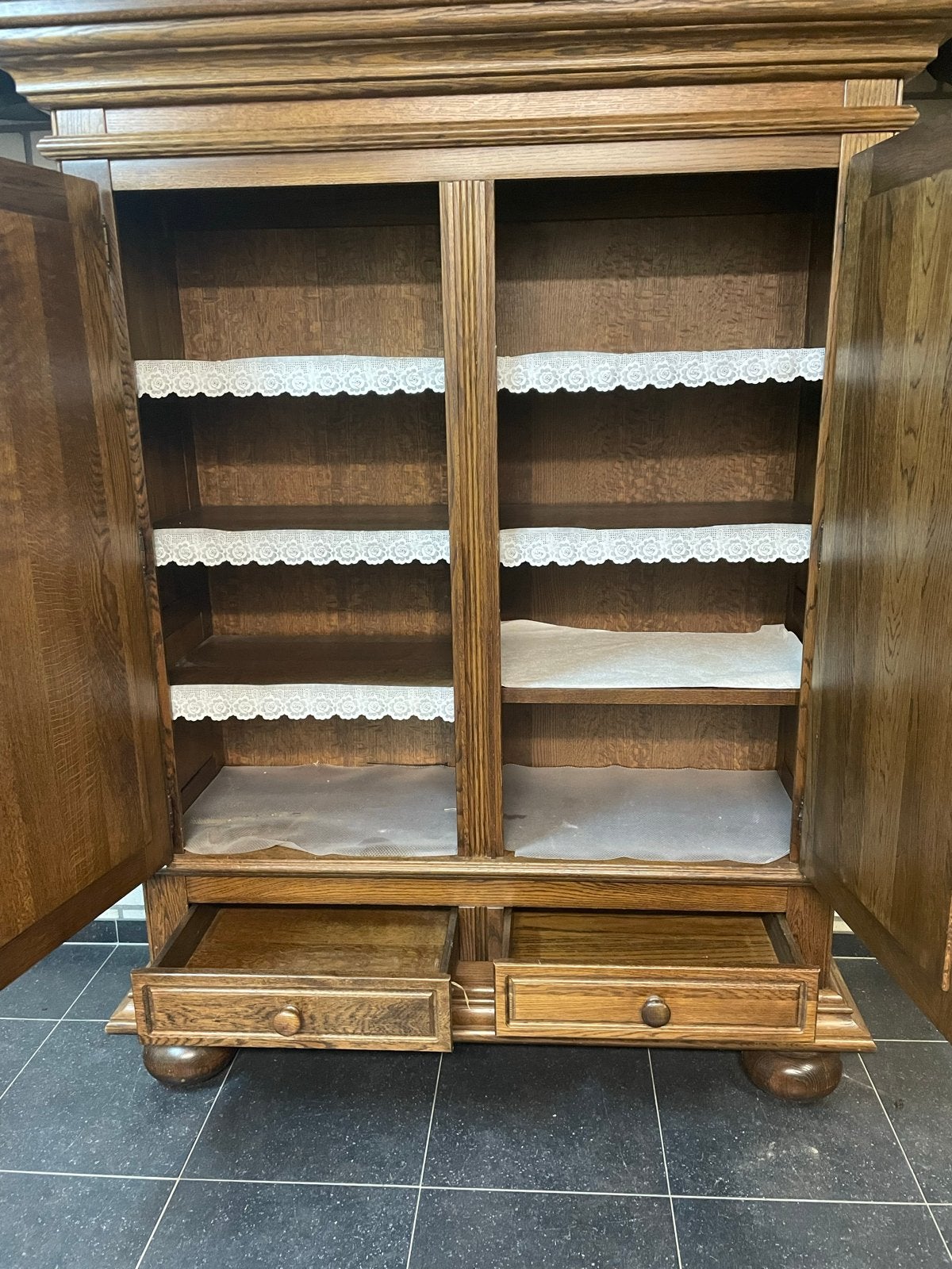 Vintage Eiken Servieskast met Bolpoten en Lades, Ophalen