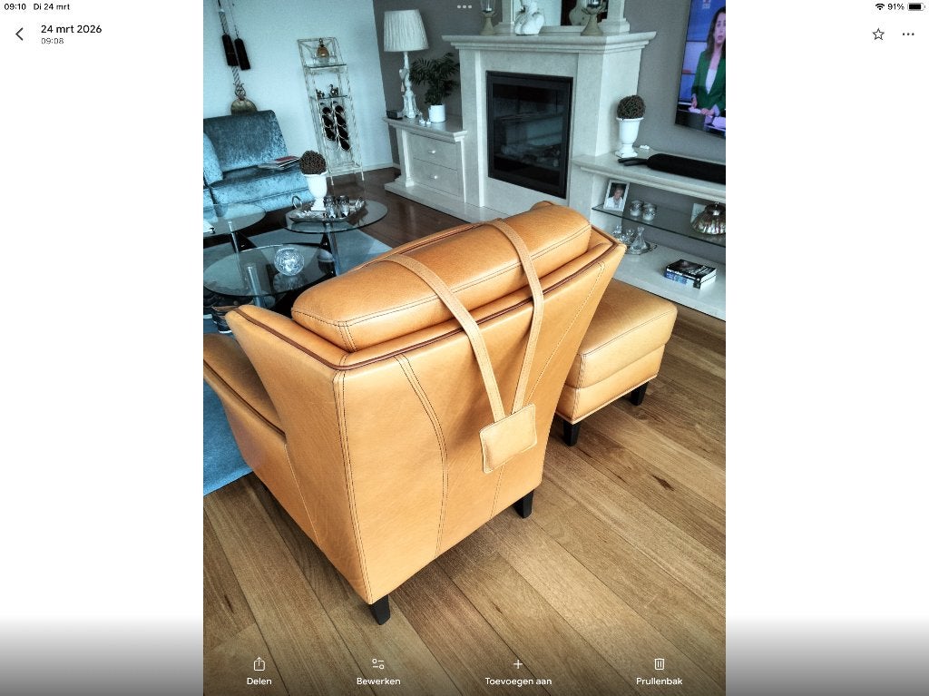 Leren Fauteuil met bijpassende hocker, Ophalen, Gebruikt, Tijdsloos…sfeervol…comfortabel., 50 tot 75 cm