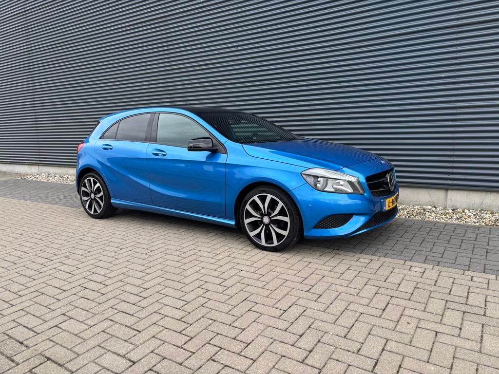 Mercedes-Benz A-Klasse A180 1.6 Panorama, Auto's, Mercedes-Benz, Voorwielaandrijving, 4 cilinders, Blauw, 122 pk
