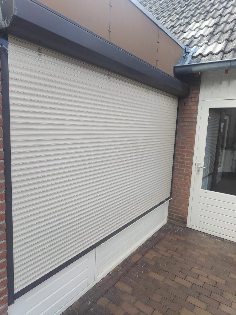 Diverse rolluiken verschillende maten rolluik huis, Doe-het-zelf en Verbouw, Rolluiken, Ophalen, Gebruikt, Bruin, Minder dan 100 cm