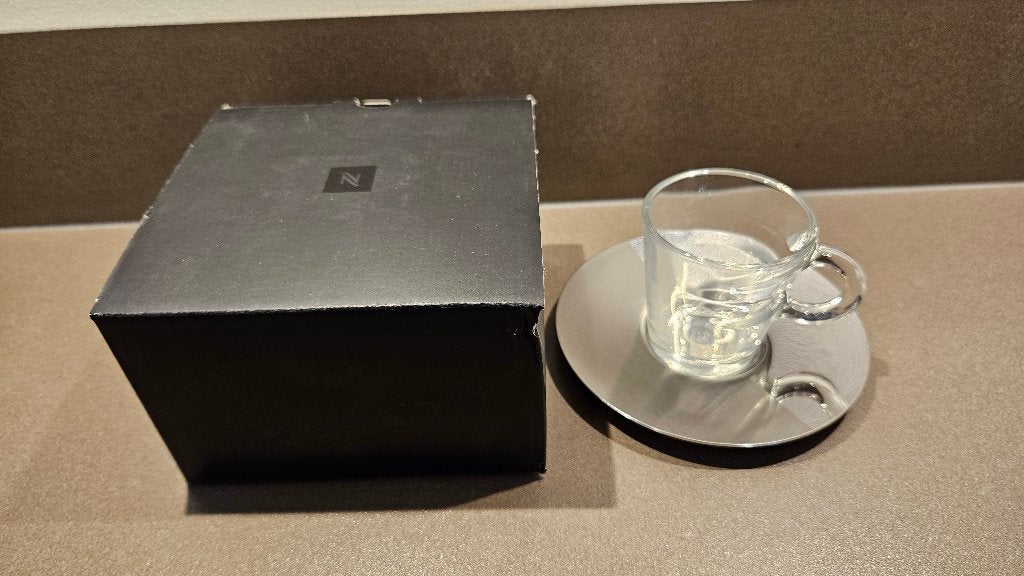 4 Nespresso View Collection kop en schotels, Huis en Inrichting, Keuken | Servies, Nieuw, Ophalen of Verzenden, Glas, Overige stijlen