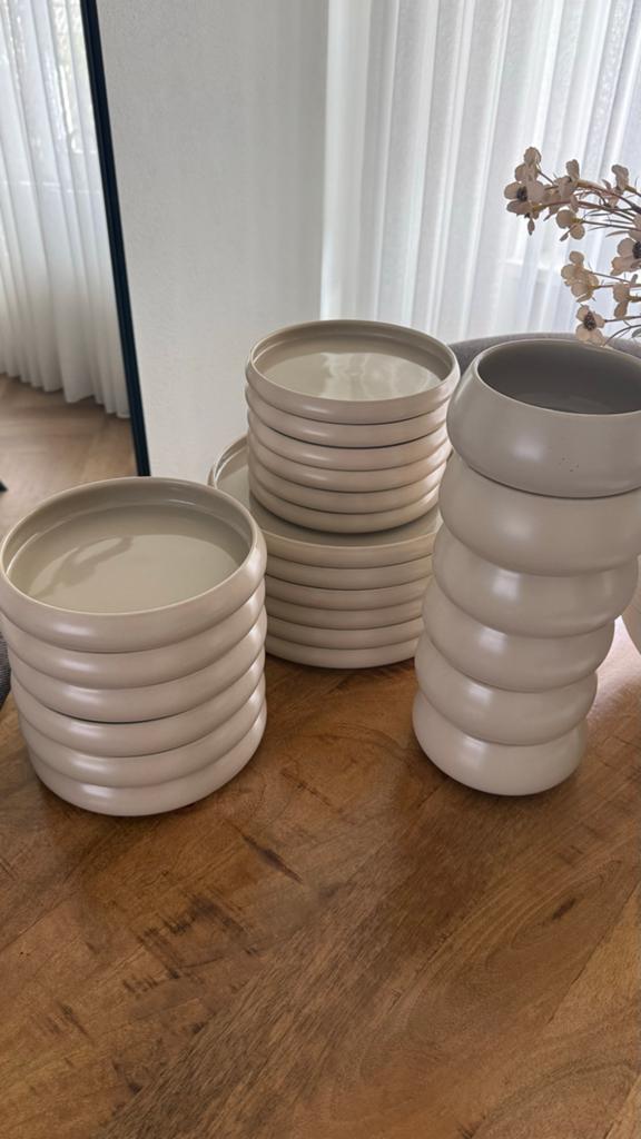 Bavary chubby serviesset beige 6 personen, Keramiek, Ophalen of Verzenden, Zo goed als nieuw, Effen