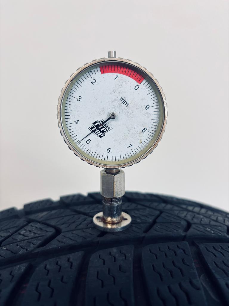 17” VW Golf velgen + Pirelli winterbanden, Auto-onderdelen, Banden en Velgen, Ophalen, Gebruikt, 17 inch, Personenwagen