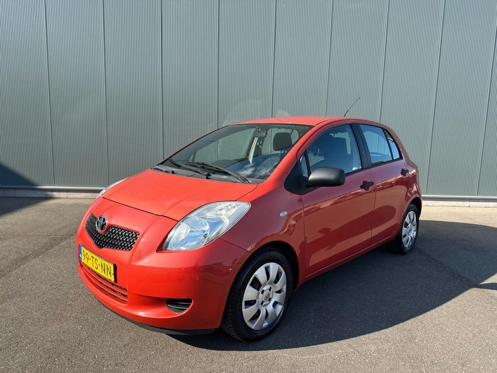Toyota Yaris 1.3 VVTi Terra AIRCO | BOEKJE | NAP !, Auto's, Toyota, Voorwielaandrijving, Emergency brake assist, 40 €/maand, Origineel Nederlands
