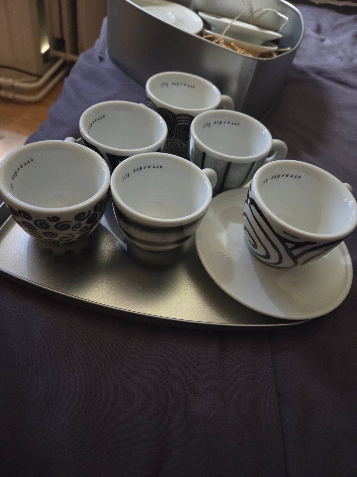 Illy espresso kopjes met schotels, 6 stuks, Ophalen of Verzenden, Zo goed als nieuw, Overige stijlen, Kop(pen) en/of Schotel(s)