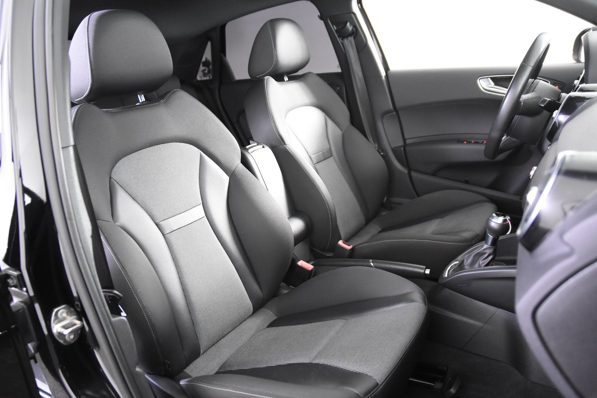 Audi A1 Sportback 1.6 TDI *Leer*Panoramadak*Navigatie*Stoelv, Auto's, Audi, Euro 5, Zwart, 4 cilinders, 4 stoelen