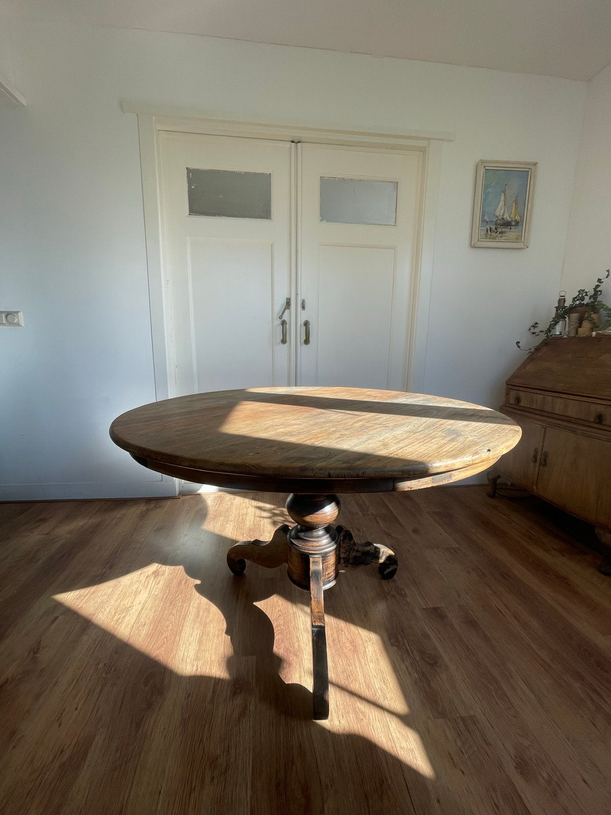 Antieke ronde houten tafel met sierlijke bolpoot - eiken, Antiek en Kunst, Antiek | Meubels | Tafels, Ophalen