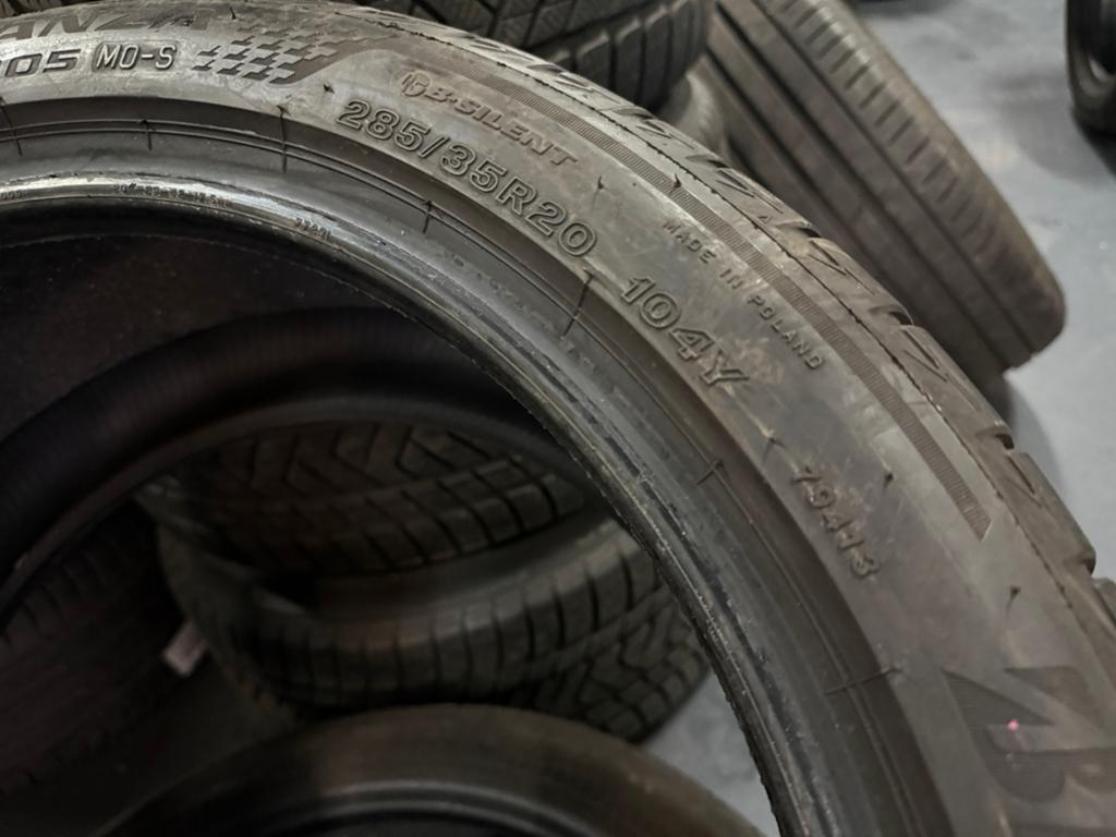 2x 285 35 20 104Y XL MO-S bridgestone Turanza T005 5,5 MM, Auto-onderdelen, Banden en Velgen, Gebruikt, 285 mm, Ophalen of Verzenden