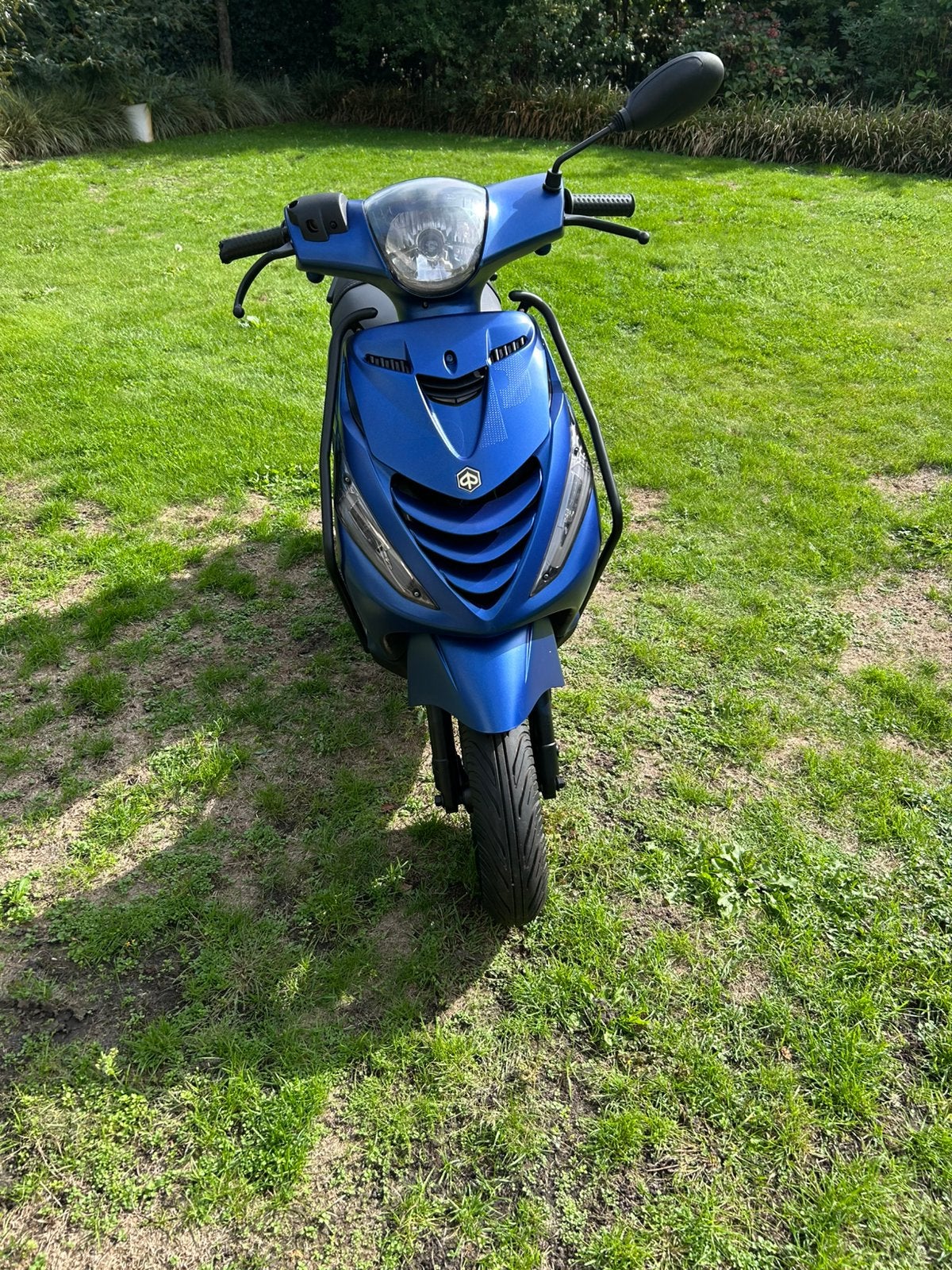 Zip 50cc 4t Schade vrij, Fietsen en Brommers, Ophalen, Maximaal 45 km/u, Zip, Zo goed als nieuw