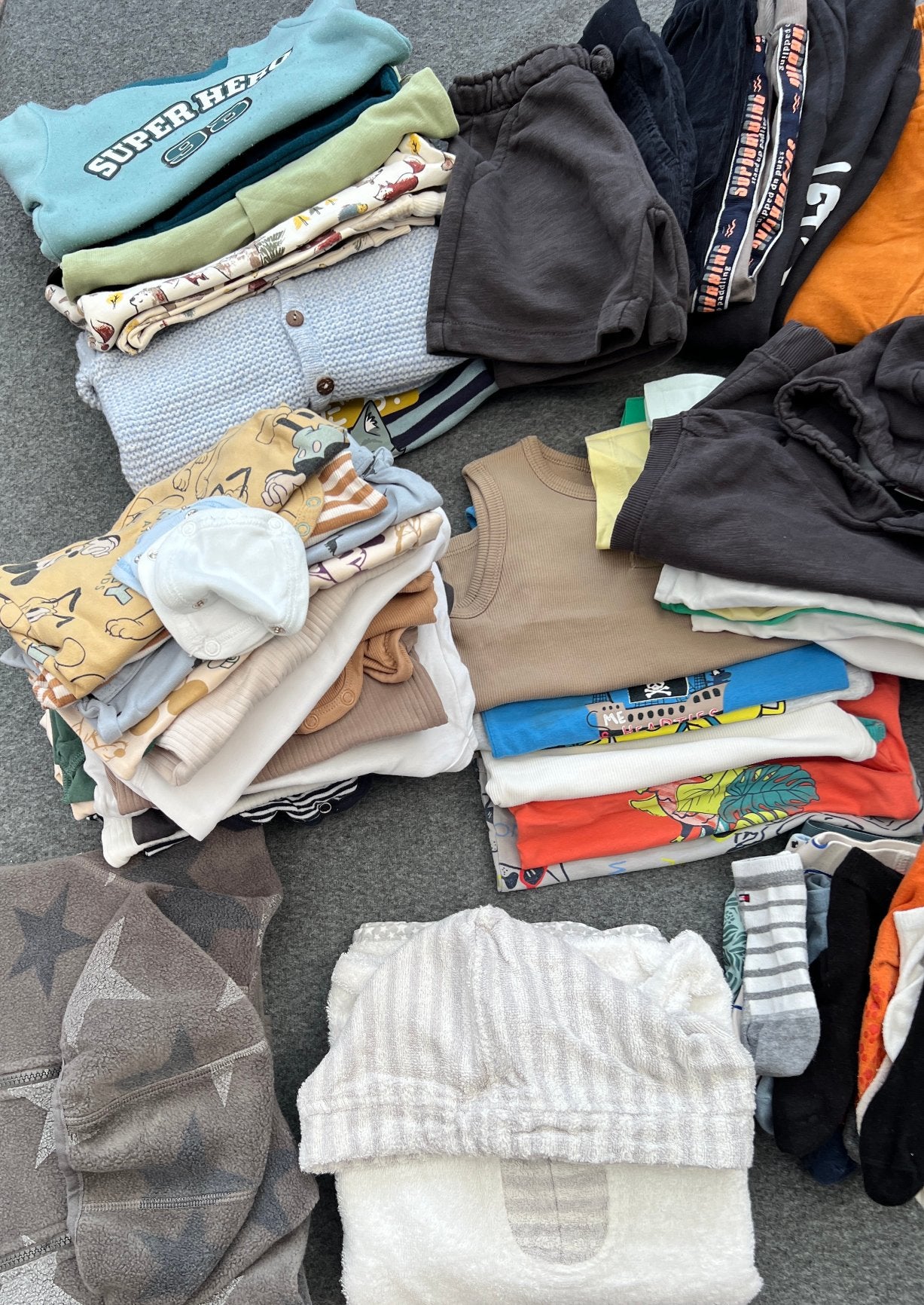 Gigantisch kledingpakket jongen maat 92 – zo goed als nieuw, Ophalen of Verzenden, Zo goed als nieuw, Jongen