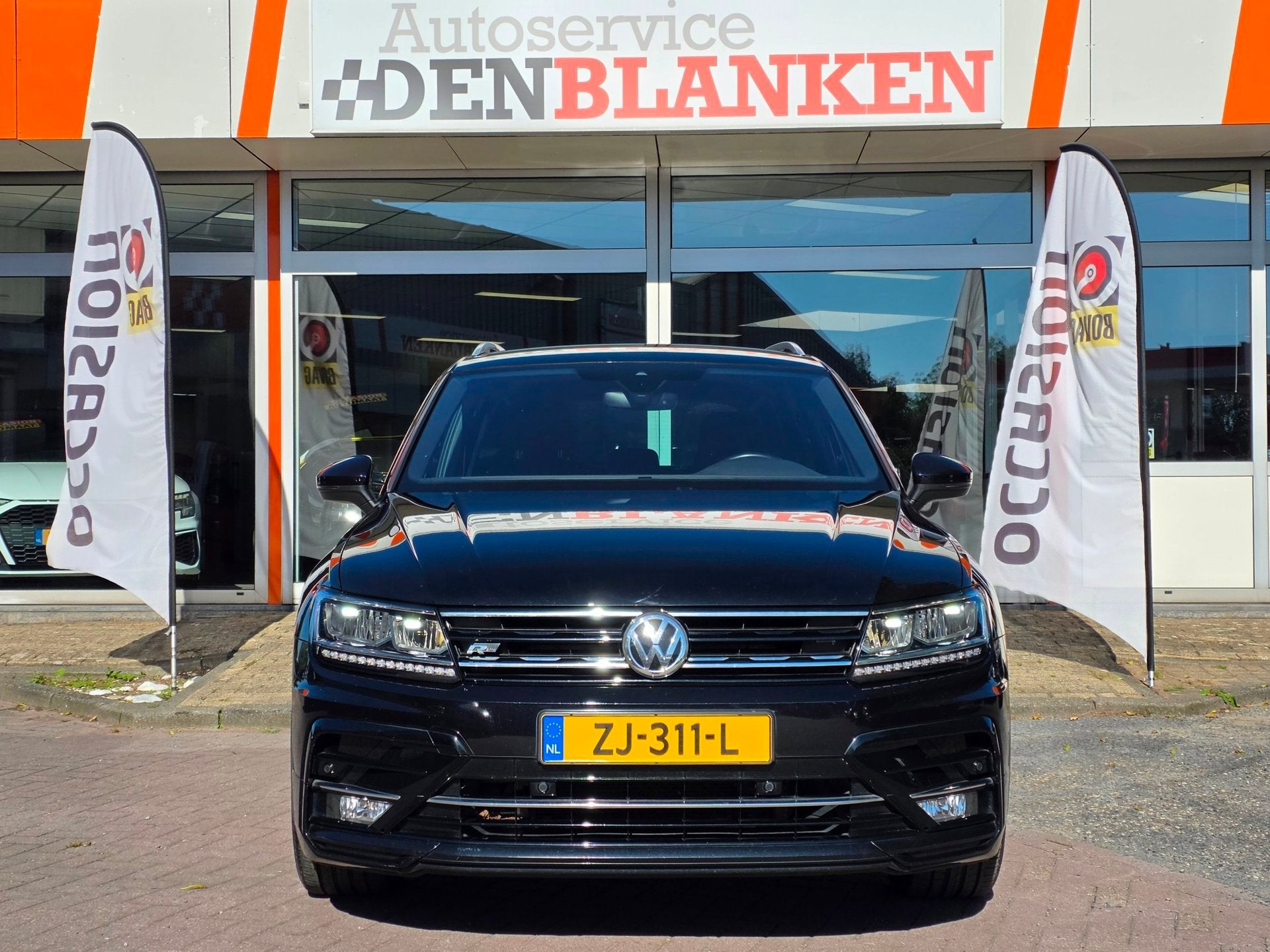 Volkswagen Tiguan 1.5 TSI ACT Highline Bns R-Line BJ.2019 /, Auto's, Dealer onderhouden, 4 cilinders, 150 pk, Zwart