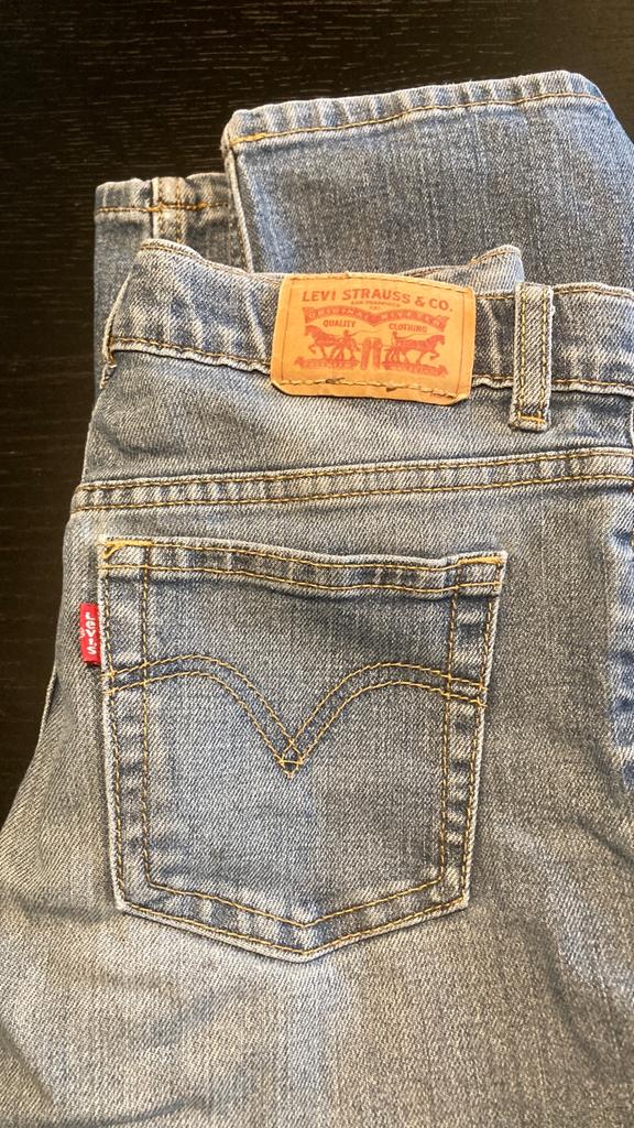Broek Levi’s maat 104, Ophalen of Verzenden, Zo goed als nieuw, Meisje, Broek