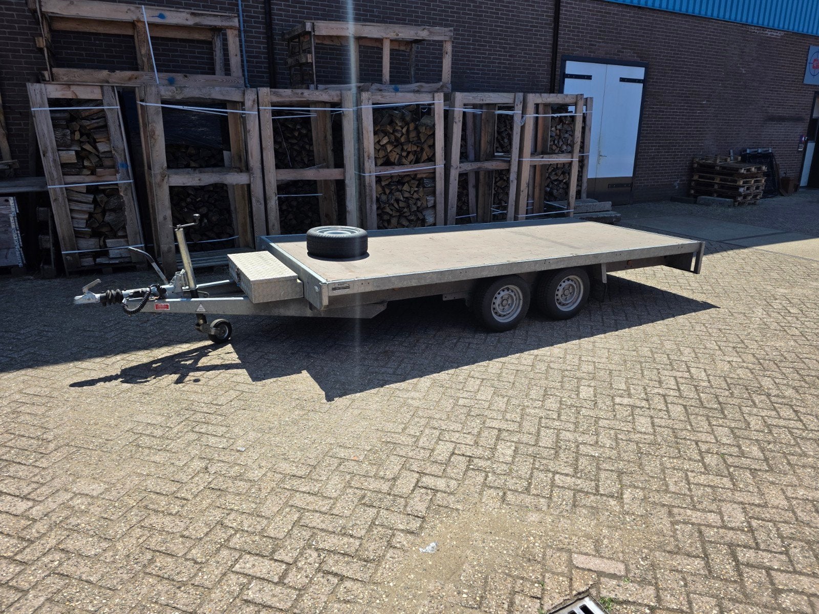 Henra Oplegger met Nieuwe Banden en Oprijplaten, Ophalen