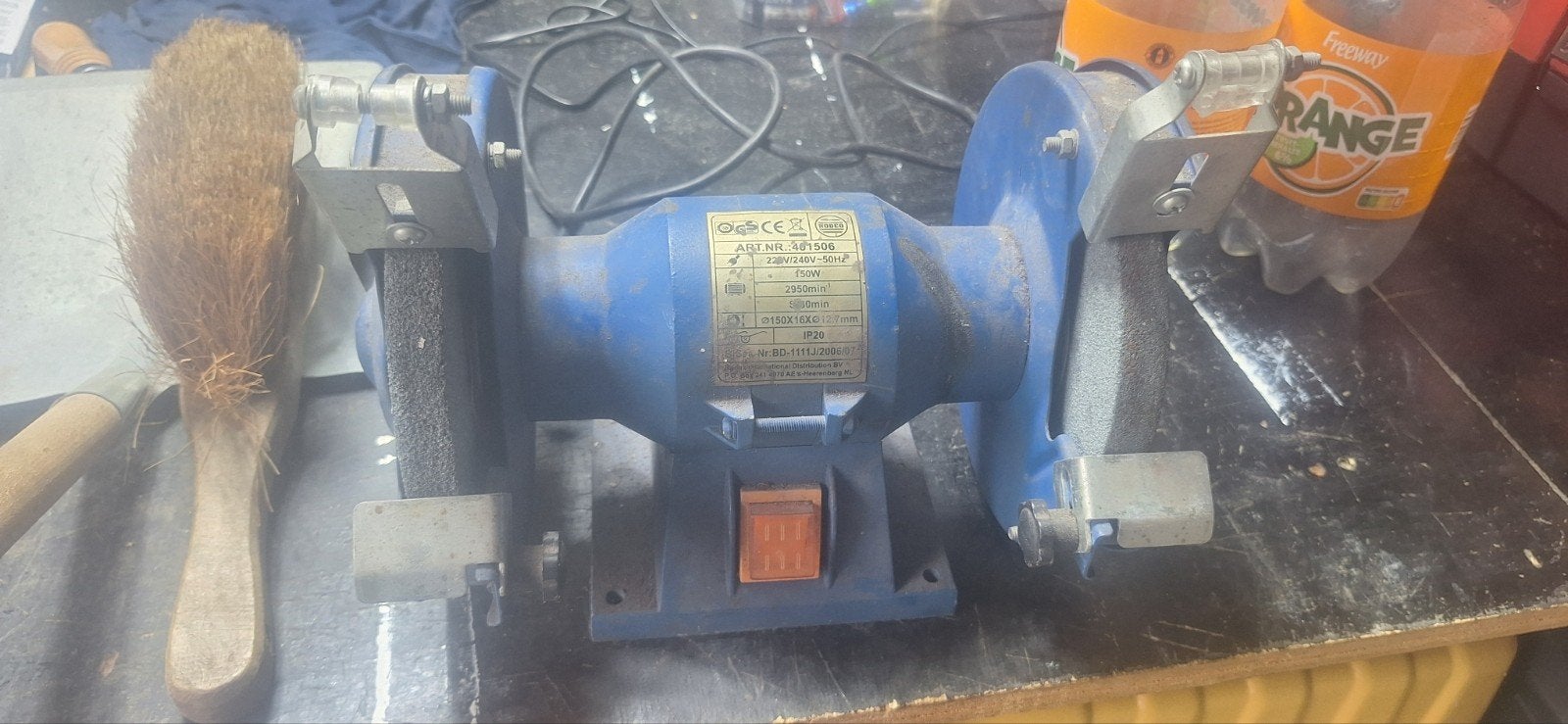 Slijpsteen, Doe-het-zelf en Verbouw, Ophalen of Verzenden, Gebruikt, Minder dan 700 watt, Werkbankslijpmachine