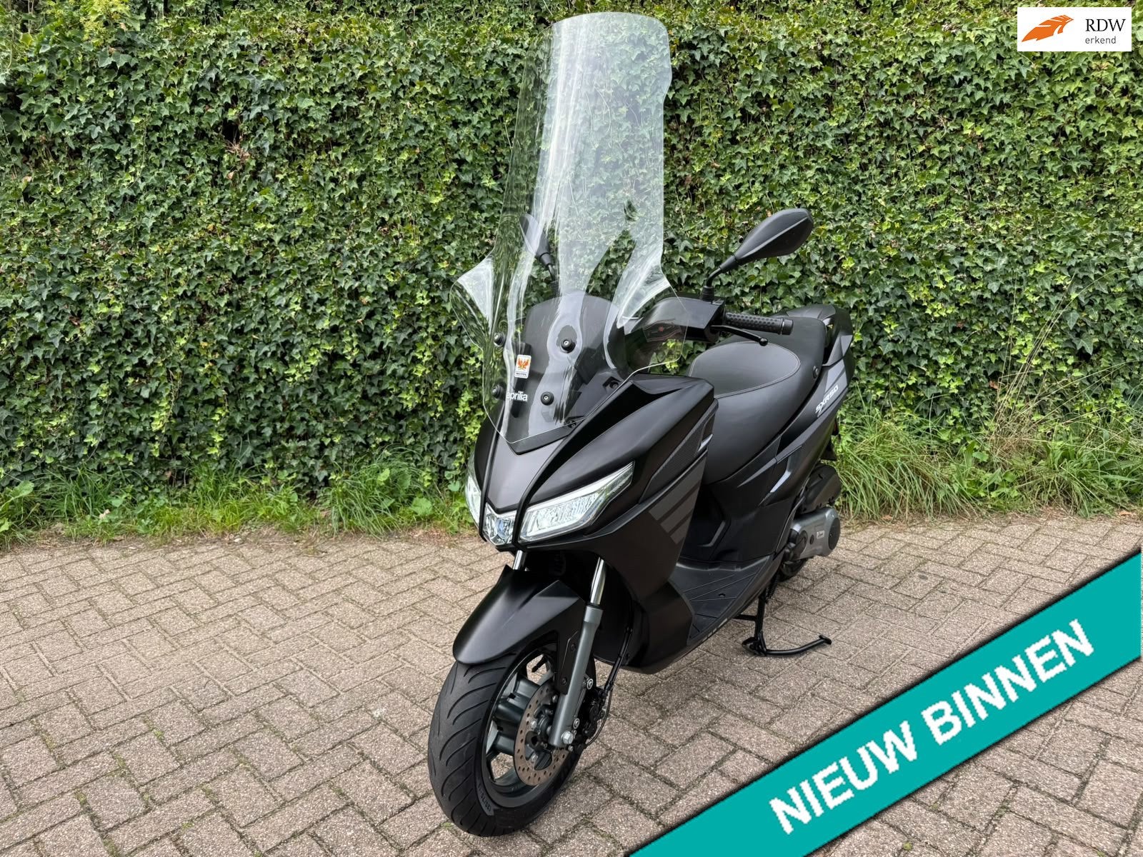 Aprilia SXR 50 45 km EURO5 Windscherm Hoog BETAAL MET in3, Fietsen en Brommers, Aprilia, 49 cc, A, Benzine