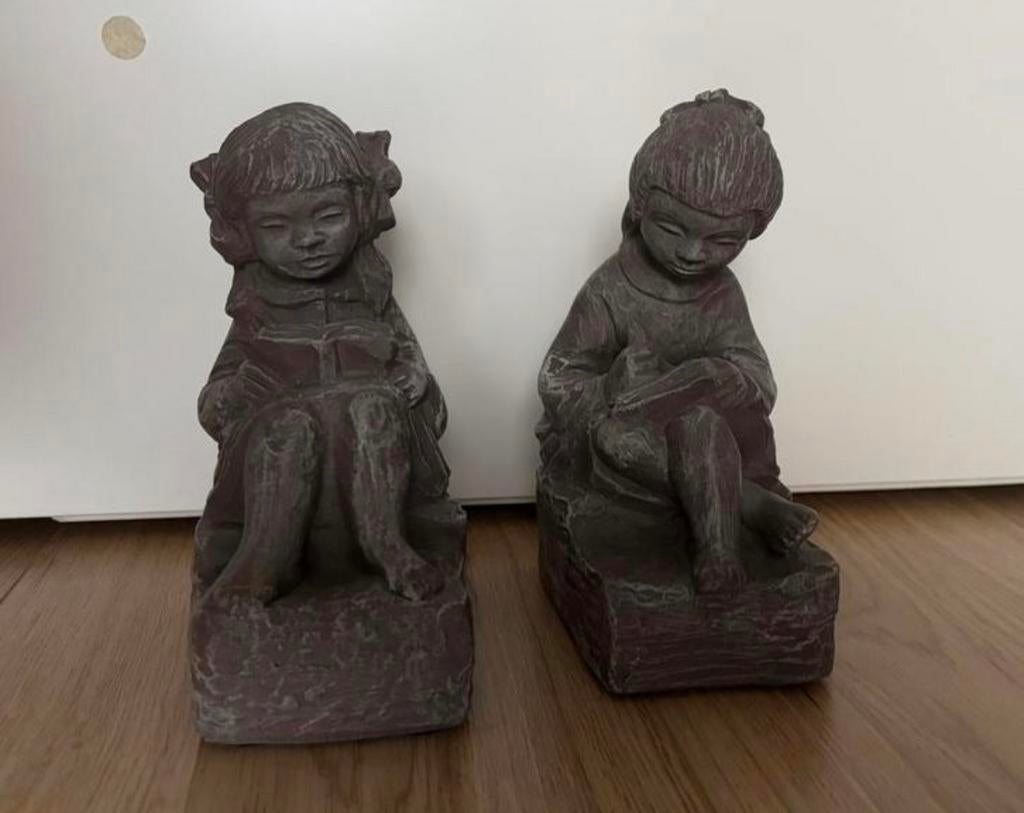 Perkeo Beeldjes/ boekensteunen Lezende Kinderen - Set van 2, Verzamelen, Beelden en Beeldjes, Ophalen, Zo goed als nieuw, Mens