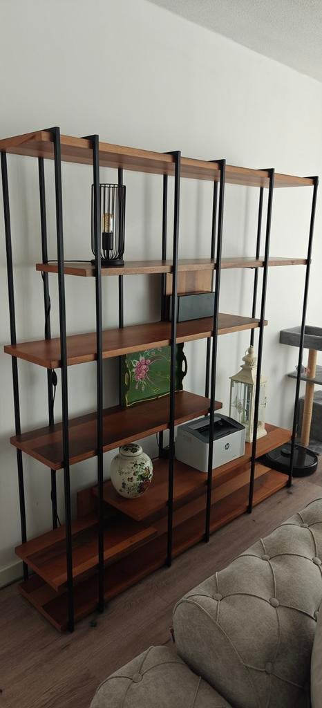 Moet Weg: Goede merk wand kast en Tv meubel set., Huis en Inrichting, Kasten | Wandmeubels, Ophalen, Zo goed als nieuw, Minder dan 150 cm