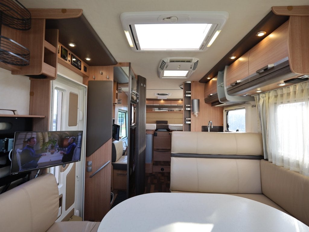 Knaus Sky I 700 LEG Automaat - zonder hefbed, Ringverwarming, Fiat, Tot en met 2, Bedrijf