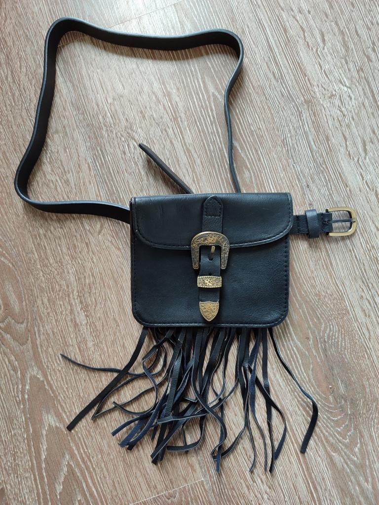 Zwart heuptasje met franjes - te dragen als riem, Sieraden, Tassen en Uiterlijk, Tassen | Damestassen, Ophalen of Verzenden, Nieuw
