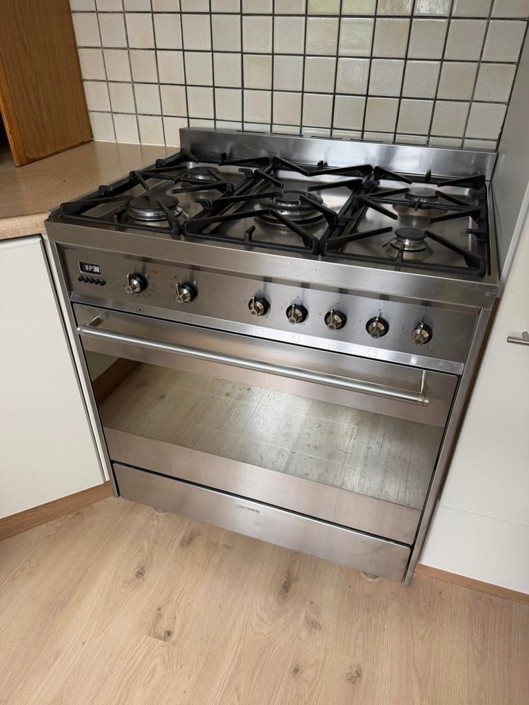 Smeg C8GMXNL1 Gasfornuis 80cm RVS – 5 pits met grote oven, Ophalen, Gebruikt, 60 cm of meer, Grill