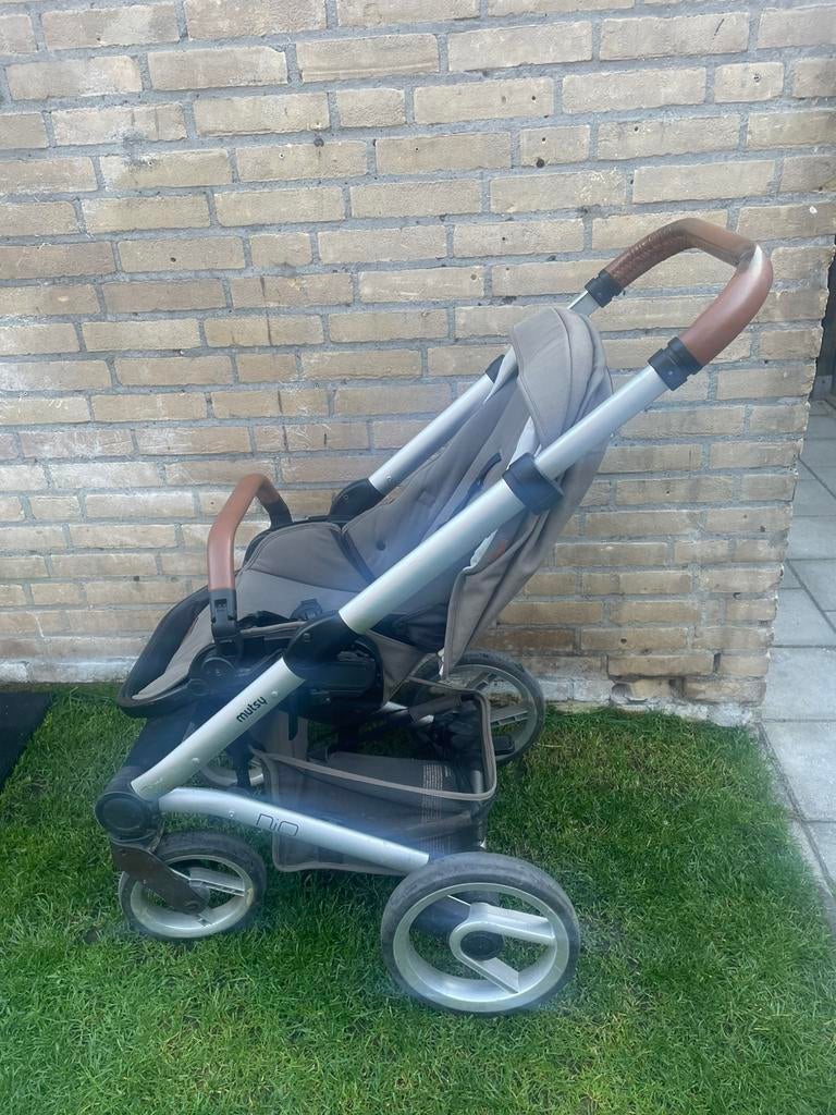 Mutsy Nio baby/kinderwagen  (T.E.A.B.), Kinderen en Baby's, Ophalen, Gebruikt, Verstelbare duwstang, Combiwagen