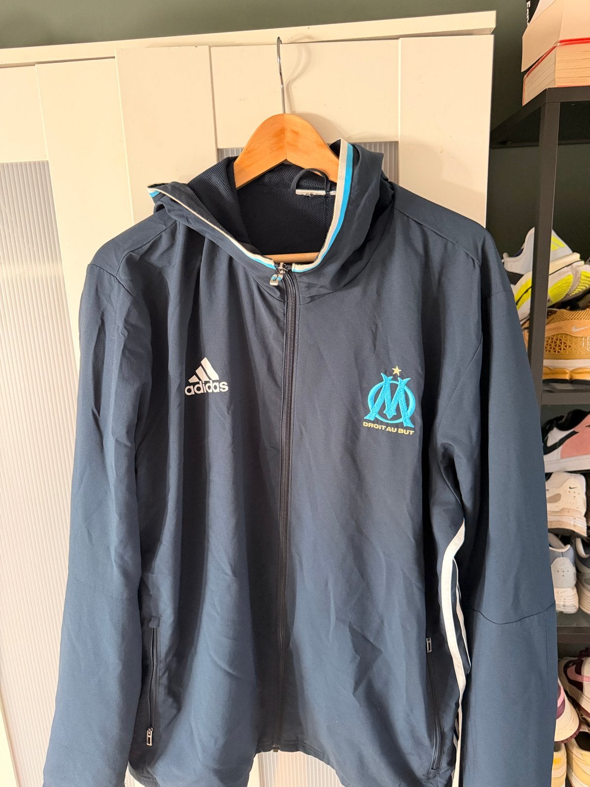 Adidas Olympique Marseille Trainingsjack, Ophalen of Verzenden, Zo goed als nieuw, Voetbal, Maat 48/50 (M)