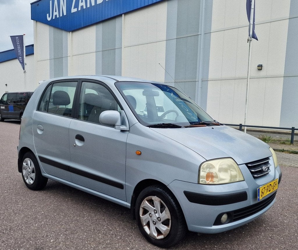 Hyundai Atos 1.1i Dynamic AUTOMAAT 2 X SLEUTELS BOEKJES, Auto's, Hyundai, 15 km/l, Gebruikt, 31 €/maand, 4 cilinders