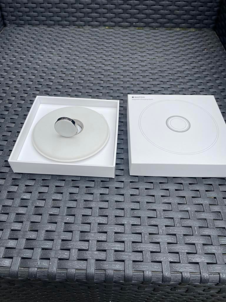 Apple Watch magnetische oplaaddock, Ophalen, Gebruikt, Wit, IOS