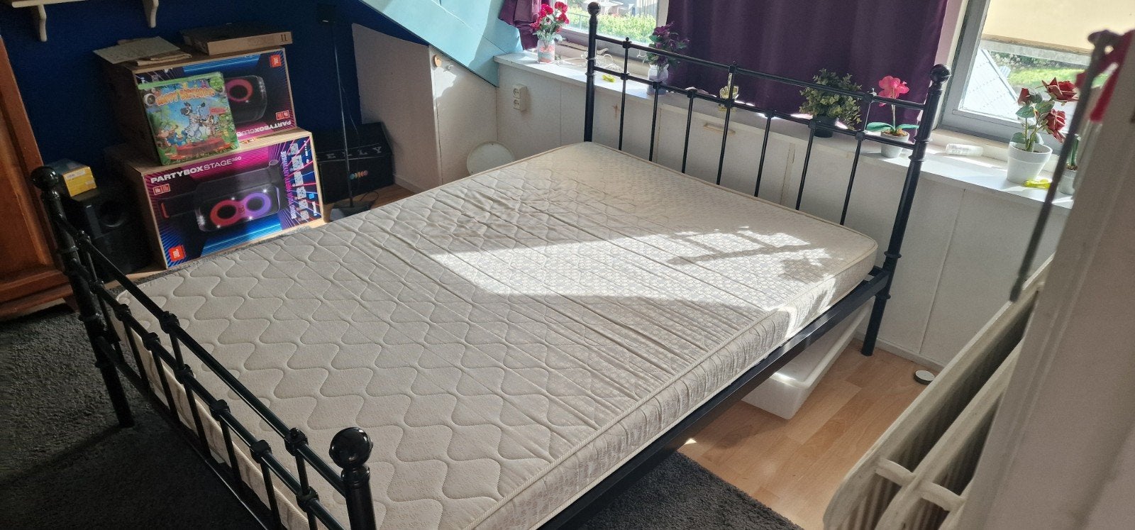bed 140 x 200 incl. matras, Ophalen, Gebruikt, Zwart, 140 cm
