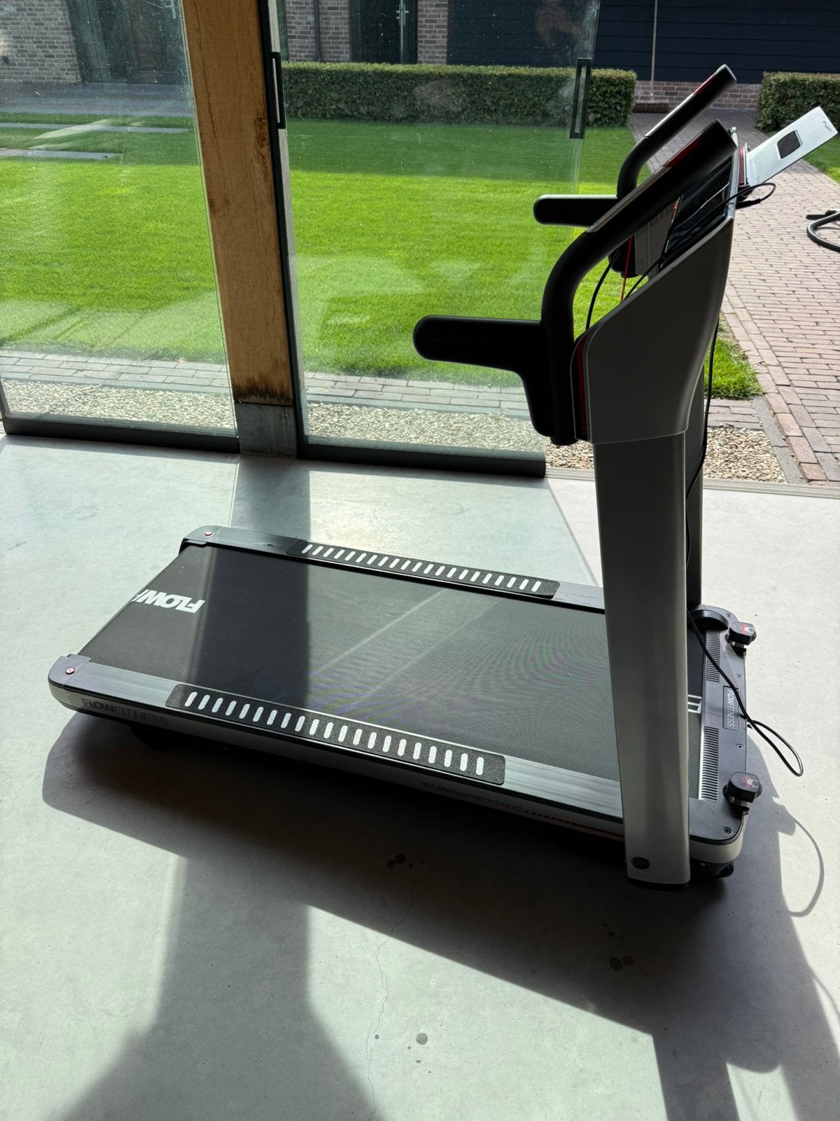 Loopband Flow Fitness DTM 400i