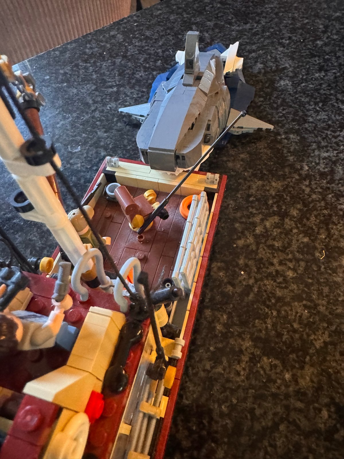 Foto 6 van Lego Ideas 21350 Jaws - Compleet met boek