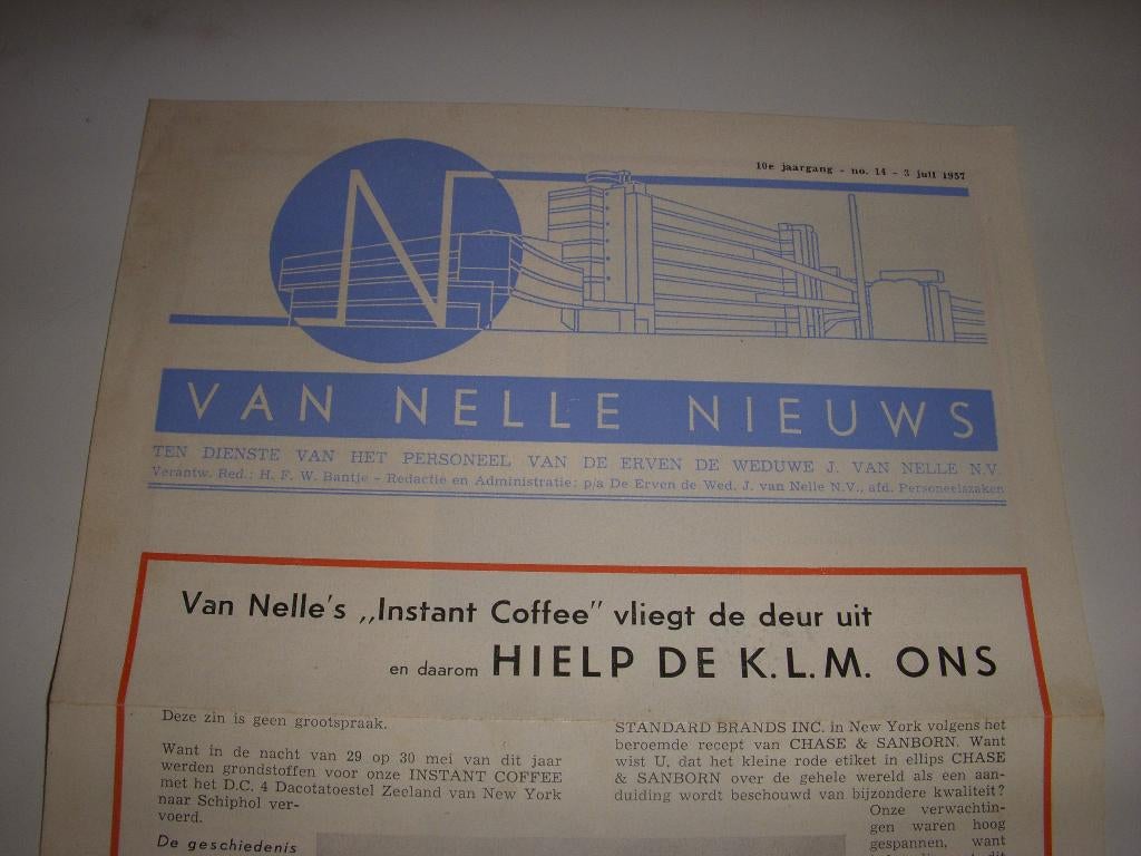 Personeelsblad Van Nelle Nieuws 1957 Van Nelle fabriek R'dam, Boeken, Catalogussen en Folders, Gelezen, Folder, Ophalen of Verzenden