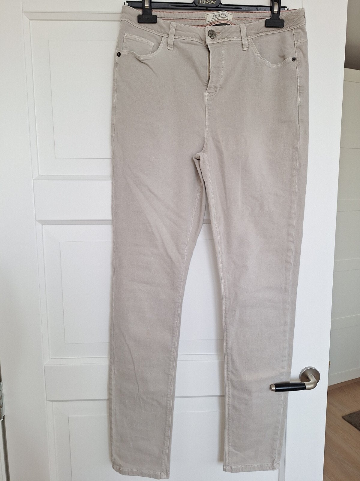 Broek Street One Emmi mt 33 (42 44) NIEUWSTAAT, Beige, Ophalen of Verzenden, Zo goed als nieuw, Lang