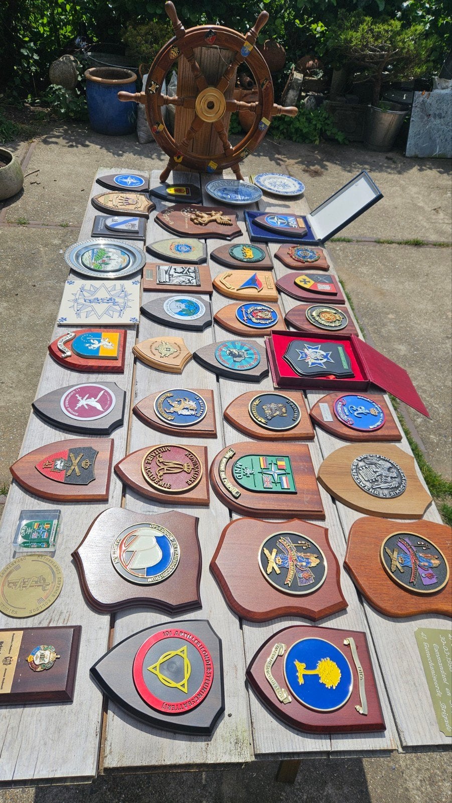 40x Wapenschilden/Plaquettes Landmacht, Luchtmacht, Marine, Verzamelen, Ophalen, Landmacht, Overige gebieden, Overige typen