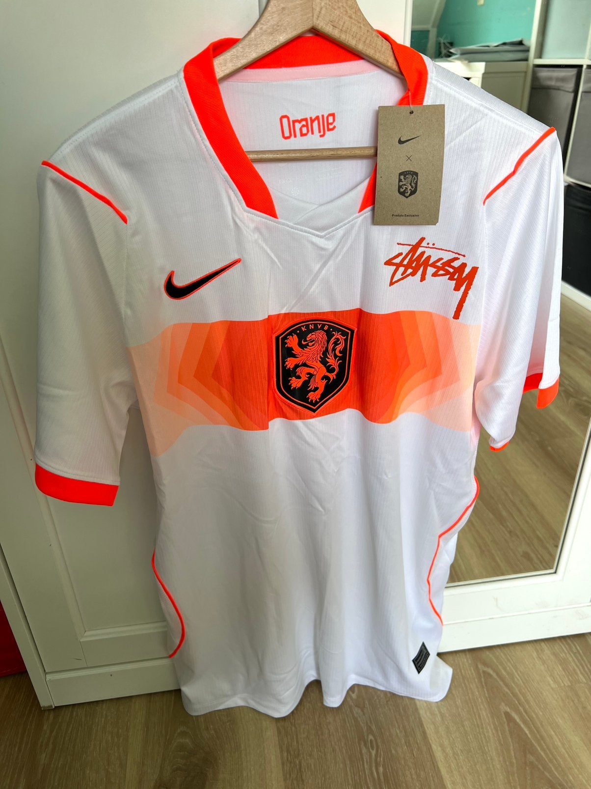 Nederlands elftal uitshirt WK 2026 Stüssy  Maat L, Maat 52/54 (L), Wit, Nieuw, Ophalen of Verzenden