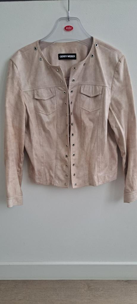 Gerry Weber suède-look jasje met ringdetails, Maat 38/40 (M), Beige, Ophalen of Verzenden, Zo goed als nieuw
