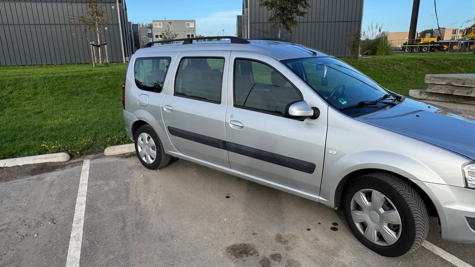 Dacia Logan 1.6 NEW APK,2009, NETTE AUTO, 7P, NAP, AIRCO,, Auto's, Stof, Zwart, 7 stoelen, Logan