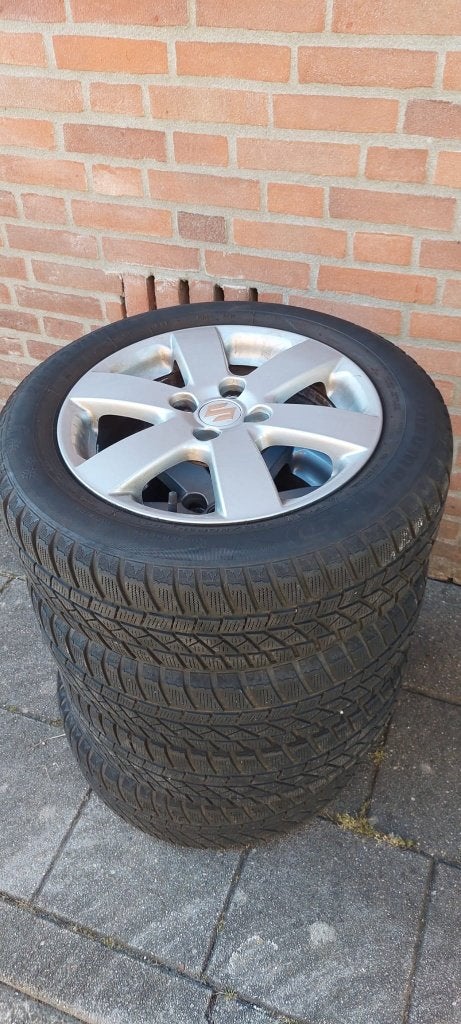 Suzuki swift velgen met winterbanden, Auto-onderdelen, Banden en Velgen, Ophalen, 15 inch, Banden en Velgen, Personenwagen