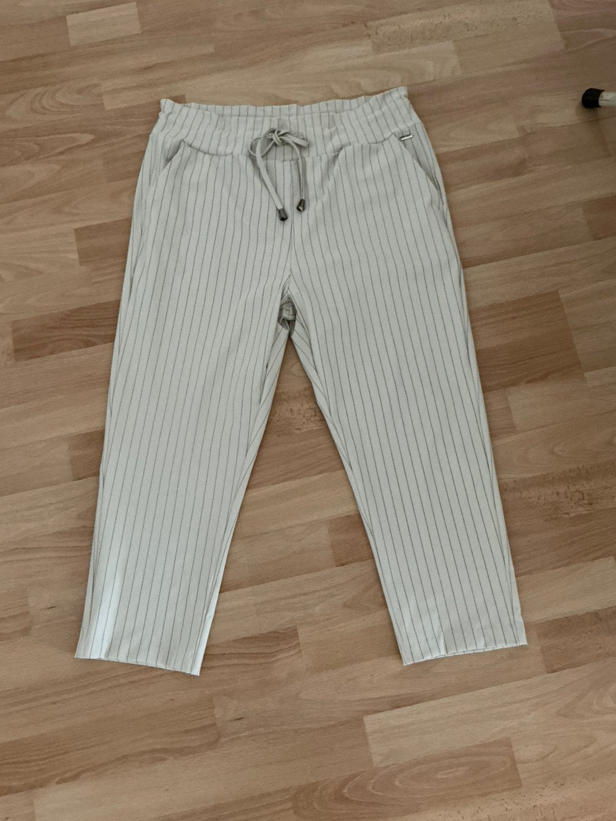 Merk:Mi PIACE driekwart broek maat 42 roomkleur, Mi Piace, Overige kleuren, Ophalen of Verzenden, Zo goed als nieuw