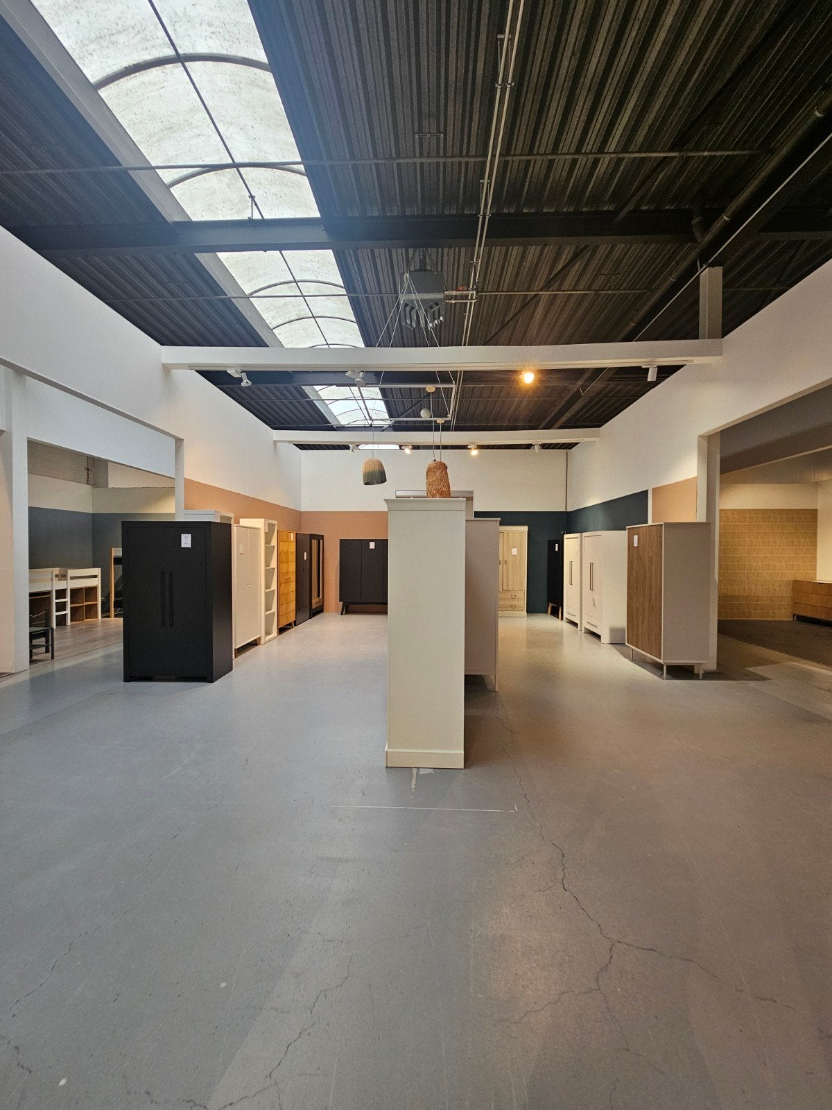 Showmodel outlet kasten, Ophalen, Zo goed als nieuw, Kast